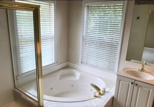 Owner bathroom - 611 McGill Park Ave NE