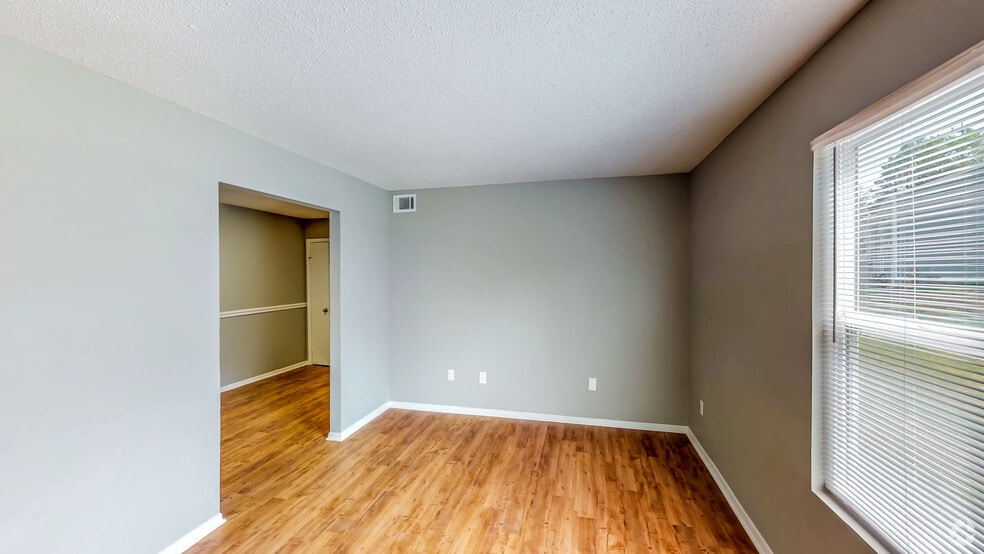 Interior Photo - Cedar Run