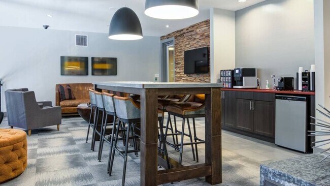 Building Photo - 747 Ralph McGill Blvd NE