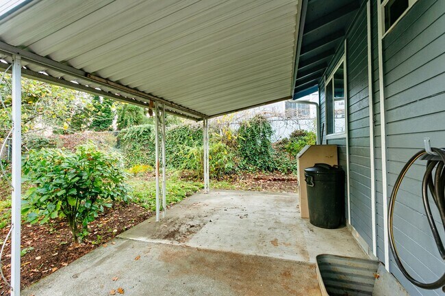 Building Photo - Charming Lakewood Rambler 3bd 1.5 bath