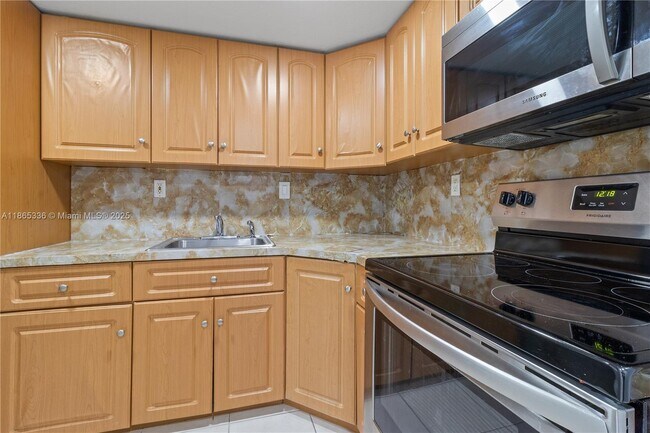 Building Photo - 7953 SW 104th St
