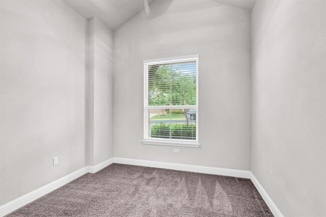 Building Photo - 6716 Vitruvius Dr