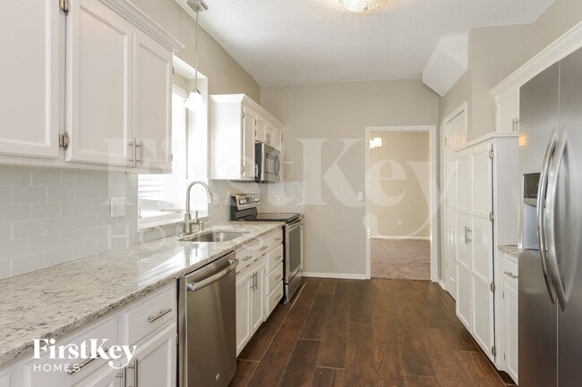 Building Photo - 6914 NW Pleasant View Ct