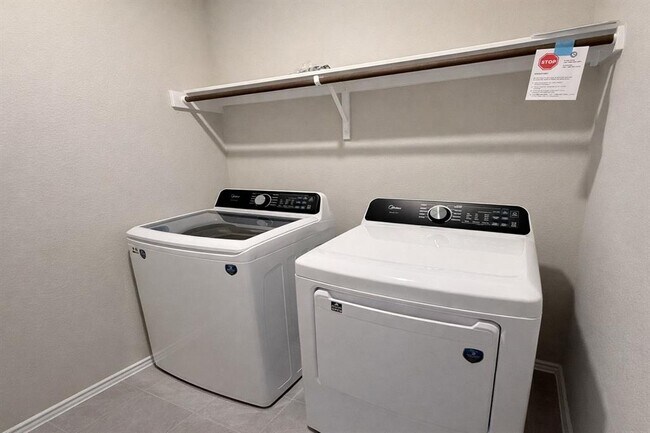 Building Photo - 12200 Dillon Fls Dr