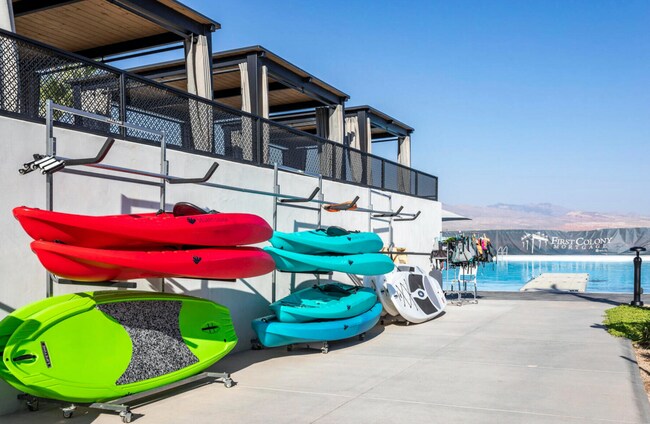 Building Photo - 5801 S Garnet Dr