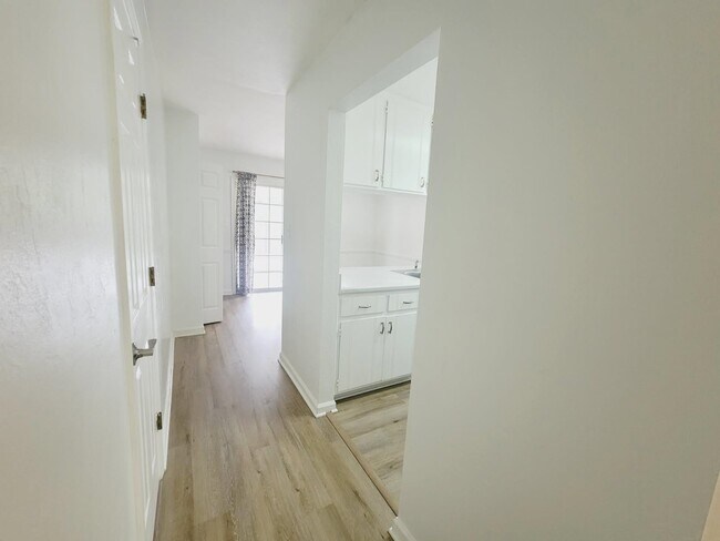 Building Photo - 2939 Par Ln