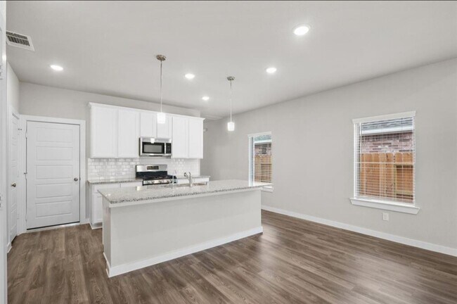 Building Photo - 21647 Coral Mist Dr