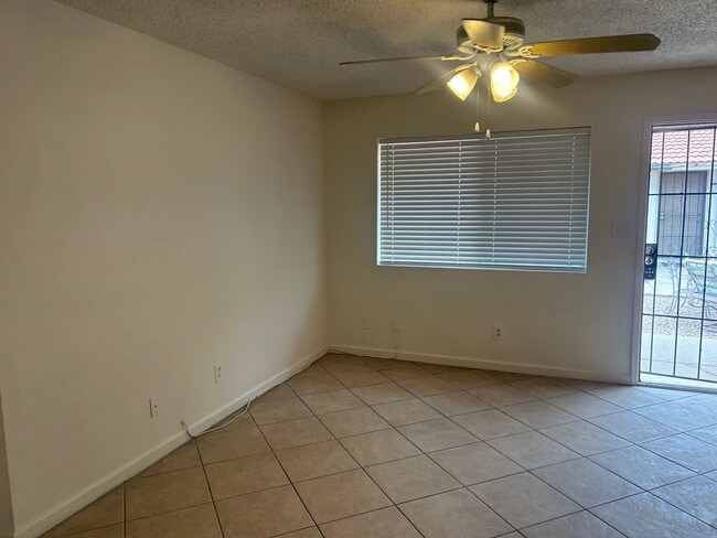 Building Photo - 435 E 9th Ave