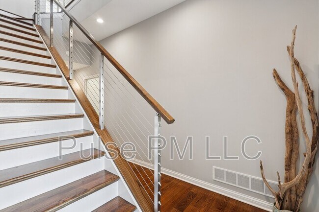 Building Photo - 1226 Grays Peak