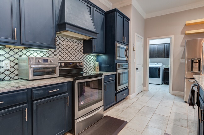 Building Photo - 6905 91st St