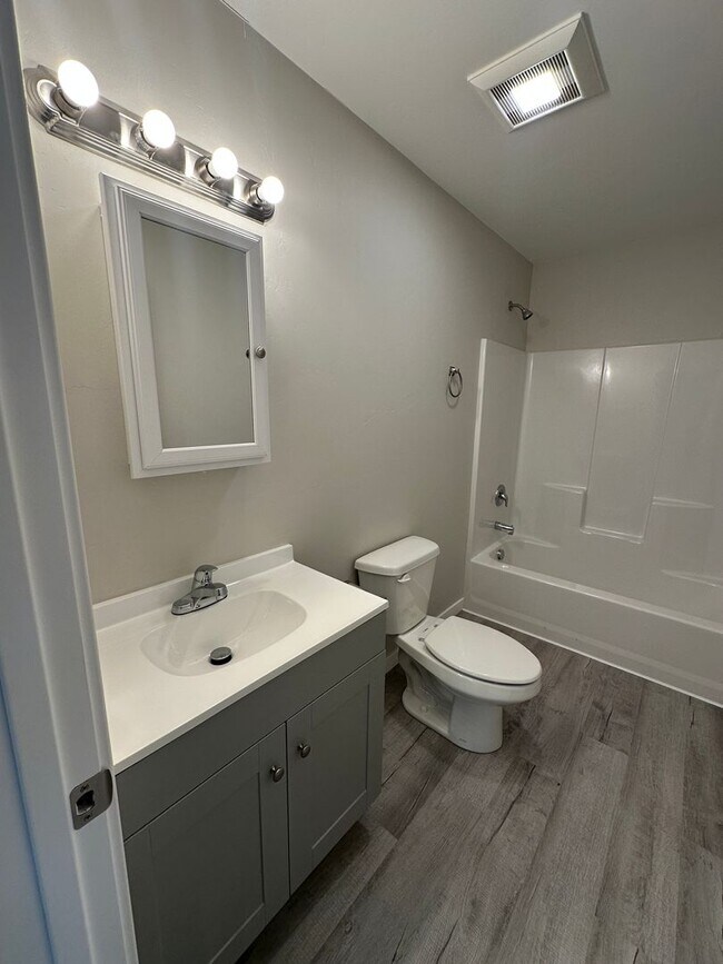 Building Photo - Brand New & Inviting 2 Bedroom, 2 Bathroom Unit in St. Anthony! ($200 OFF FIRST MONTHS RENT!!!)