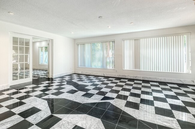 Building Photo - THIS SIZEABLE 4 BEDROOM, 3 ½ BATH, 2482 SQFT RESIDENCE IS READY FOR A LONG TERM RENTER.