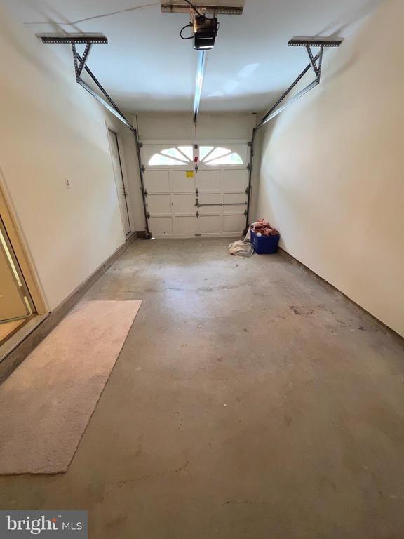 Building Photo - 2104 Patty Ln