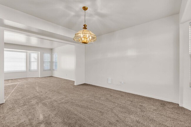 Building Photo - 5BR Sandy Home w/ NEW Flooring, Huge Basement & Large Backyard