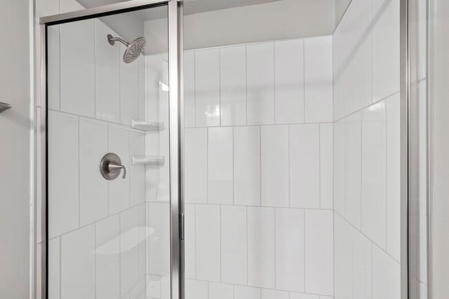 Building Photo - Modern 3-Bedroom Townhome with Luxury Fini...