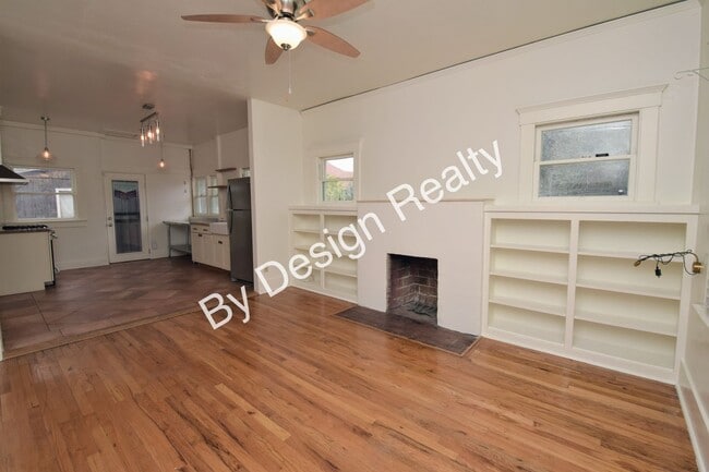 Building Photo - Charming Armory Park Bungalow with Private Off-Street Parking