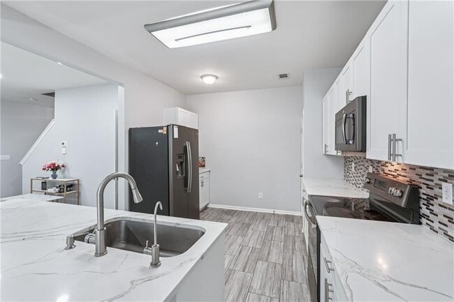 Building Photo - 545 Windstone Trail