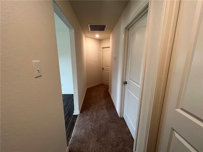 Building Photo - 364 Cres Park Dr