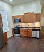 Building Photo - 1900 Mallinckrodt St