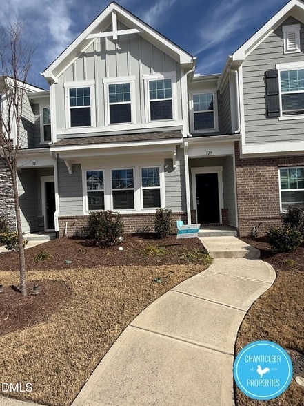 Building Photo - 329 Spaight Acrs Wy