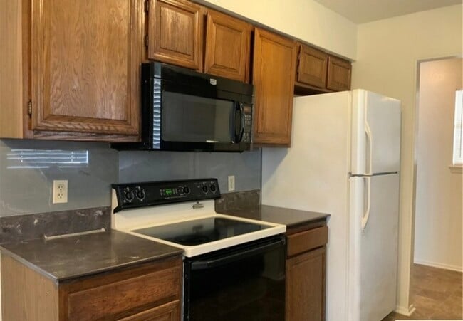 Building Photo - 1409 Paseo Del Oro