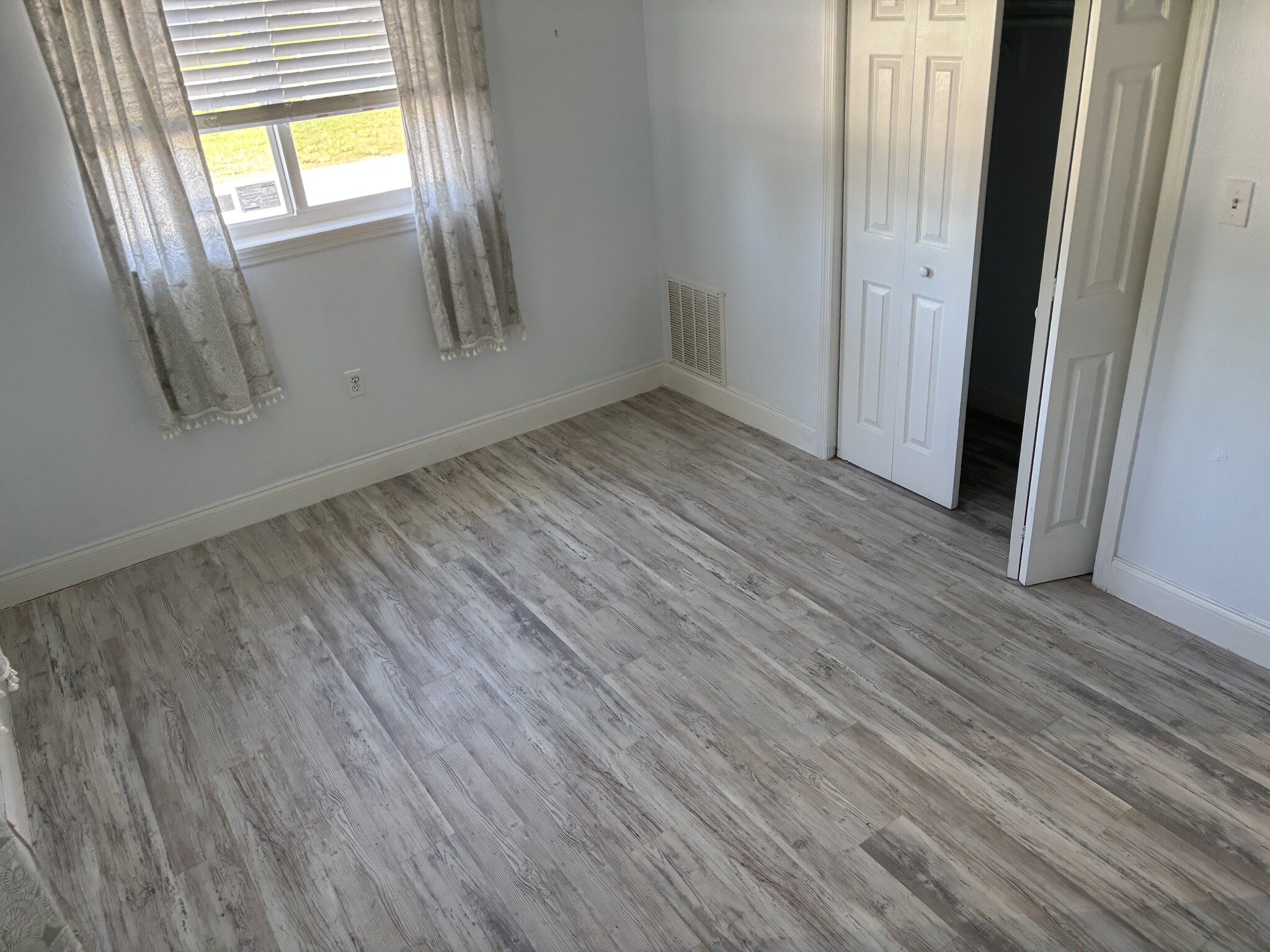 Building Photo - 299 E Central Blvd