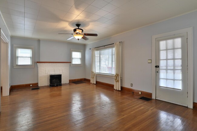 Building Photo - 93 E Lincoln Ave