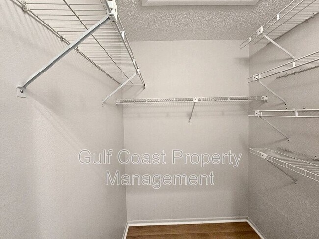 Building Photo - 7837 Eagle Creek Dr