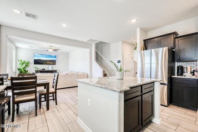 Building Photo - 4812 Marisabel Azcarate St