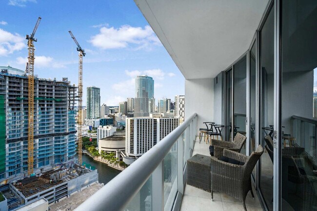 Building Photo - 485 Brickell Ave