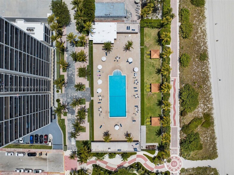 Building Photo - 2625 Collins Ave