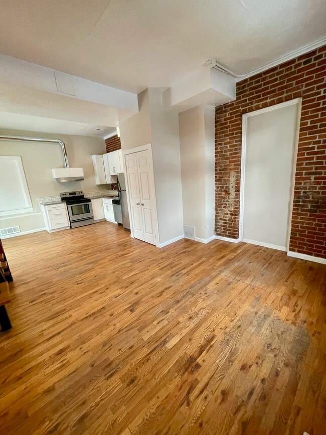 Building Photo - 5007 W 43rd Ave