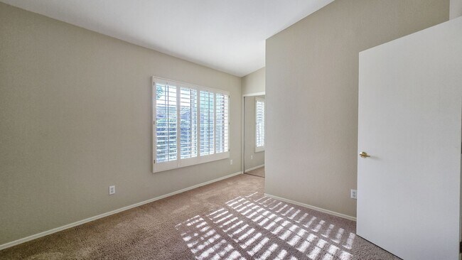 Building Photo - Move In Ready! 55+ Adult Community And SOL...