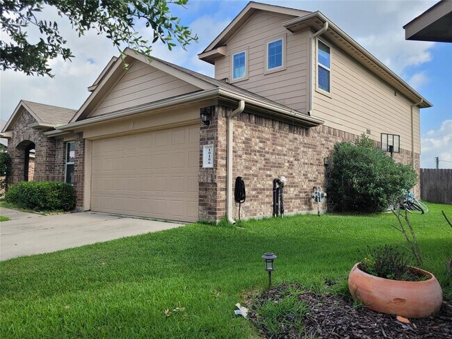 Building Photo - 10106 Tallcrest Ln