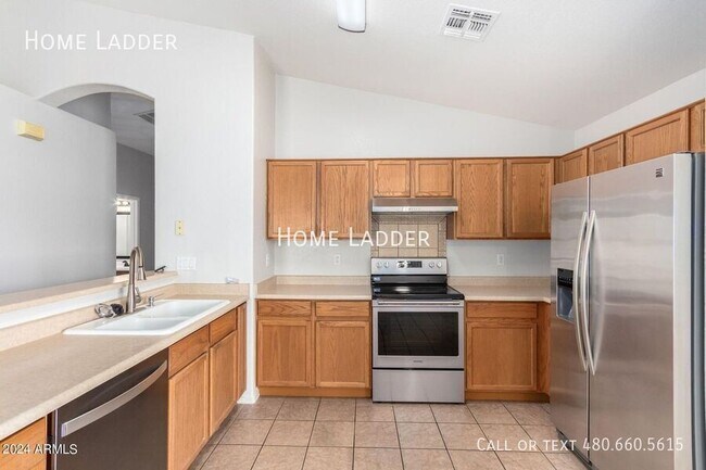 Building Photo - 917 S Del Rancho