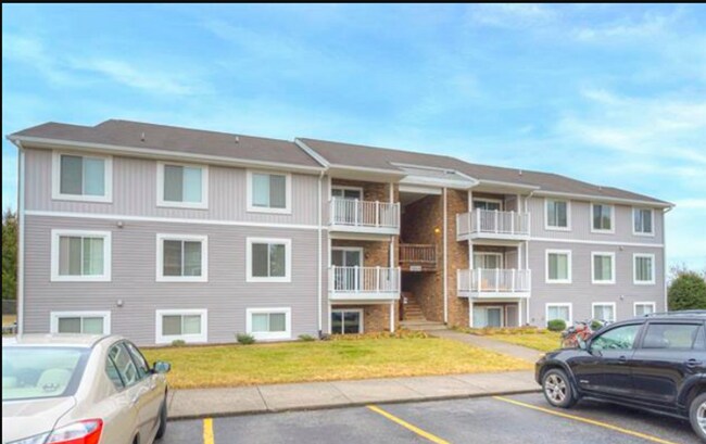 Building Photo - 1204 University Terrace