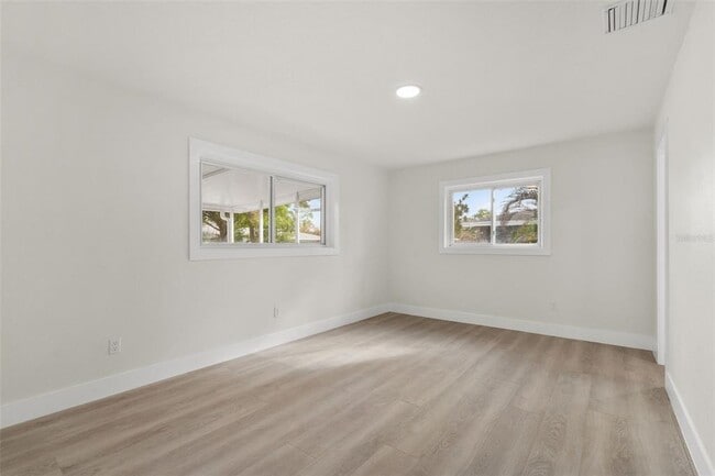 Building Photo - 2352 Lorena Ln