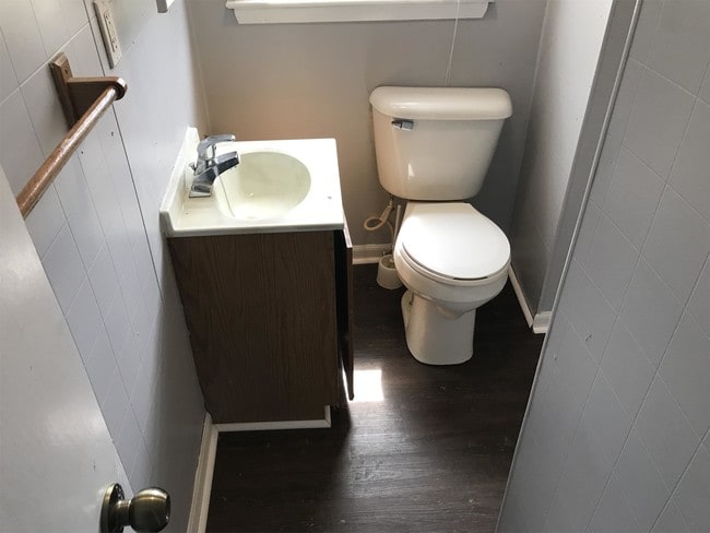 Building Photo - 1018 Lewis Ave