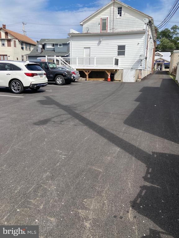 Building Photo - 1232 N Main St