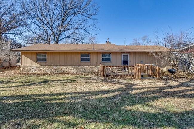 Building Photo - Very cool home with Retro feel - Check it ...