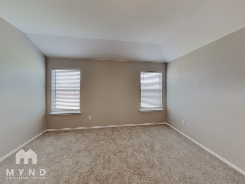 Building Photo - 482 Stuart Ln