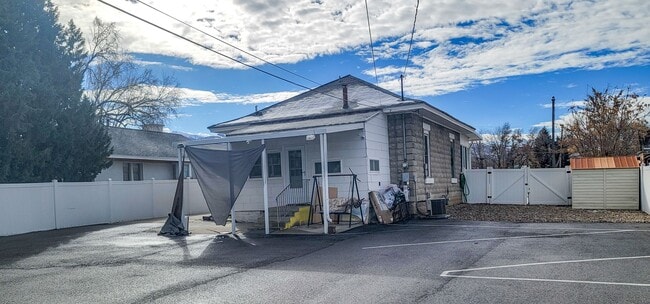 Building Photo - Bountiful City Office Space or residential