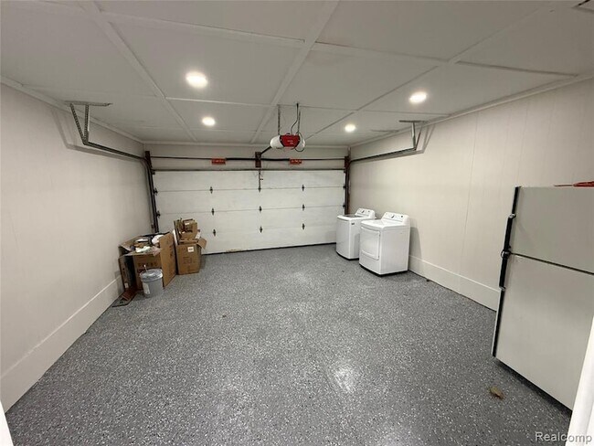 Building Photo - 2308 Kipling Dr