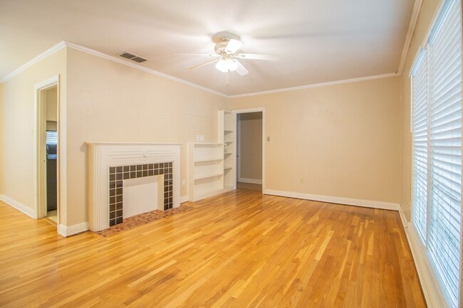 Primary Photo - 3 Bedroom 2 bathroom house in Tech Terrace!