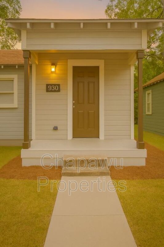 Building Photo - 930 Poinsettia St