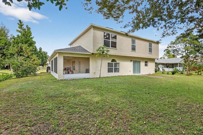 Building Photo - 1676 SW Mackey Ave