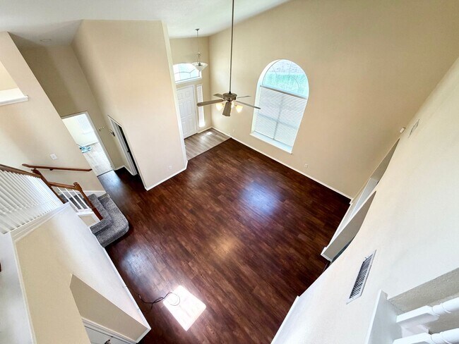 Building Photo - 6404 Mundo Dr