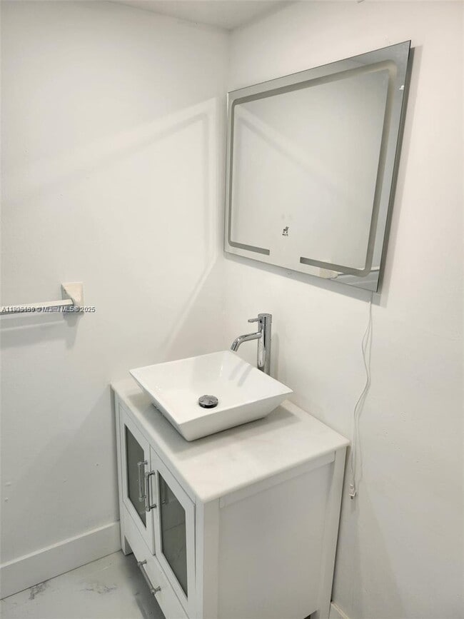 Building Photo - 1780 NE 191st St