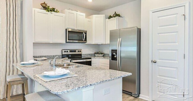 Building Photo - 3 Egret Ave