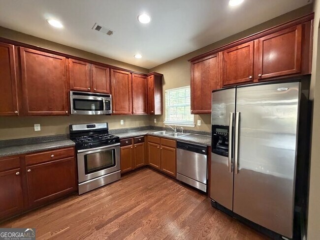 Building Photo - 2473 Capella Cir SW